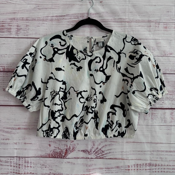 a new day Tops - Slim Fit Puff Short Sleeve White Black Printed Top